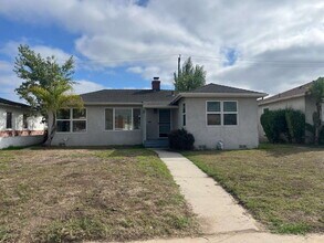 Building Photo - "Charming 2-Bedroom Retreat on Douglas Ave...