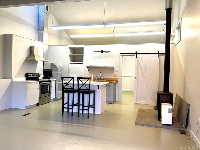 Building Photo - 14 Spring Lake Rd