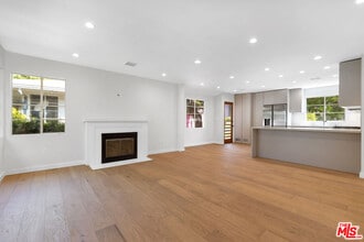 Building Photo - 3444 S Bentley Ave