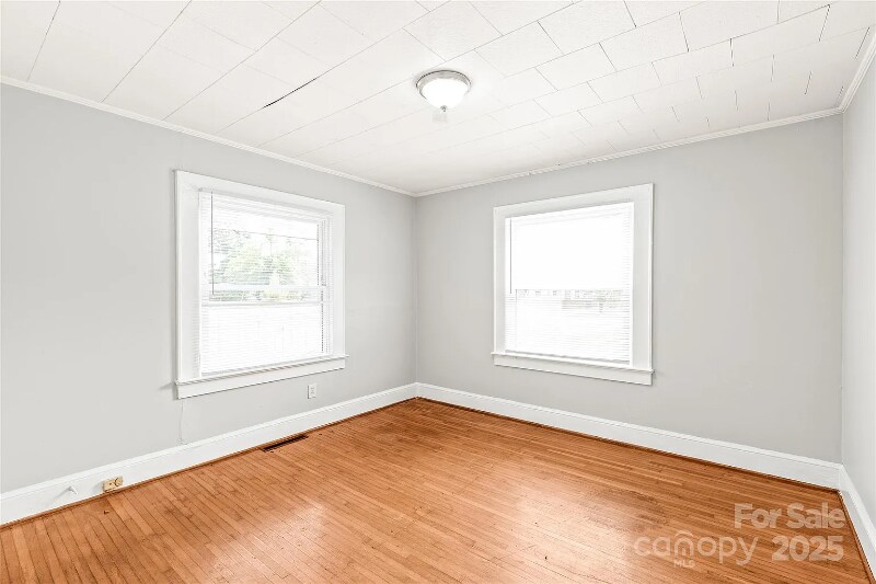 Building Photo - 2722 Eastway Dr