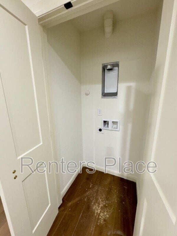 Building Photo - 1140 S Quincy Ave