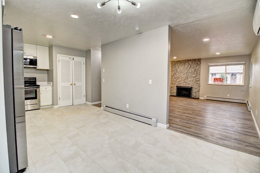 Building Photo - 12020 W 63rd Pl