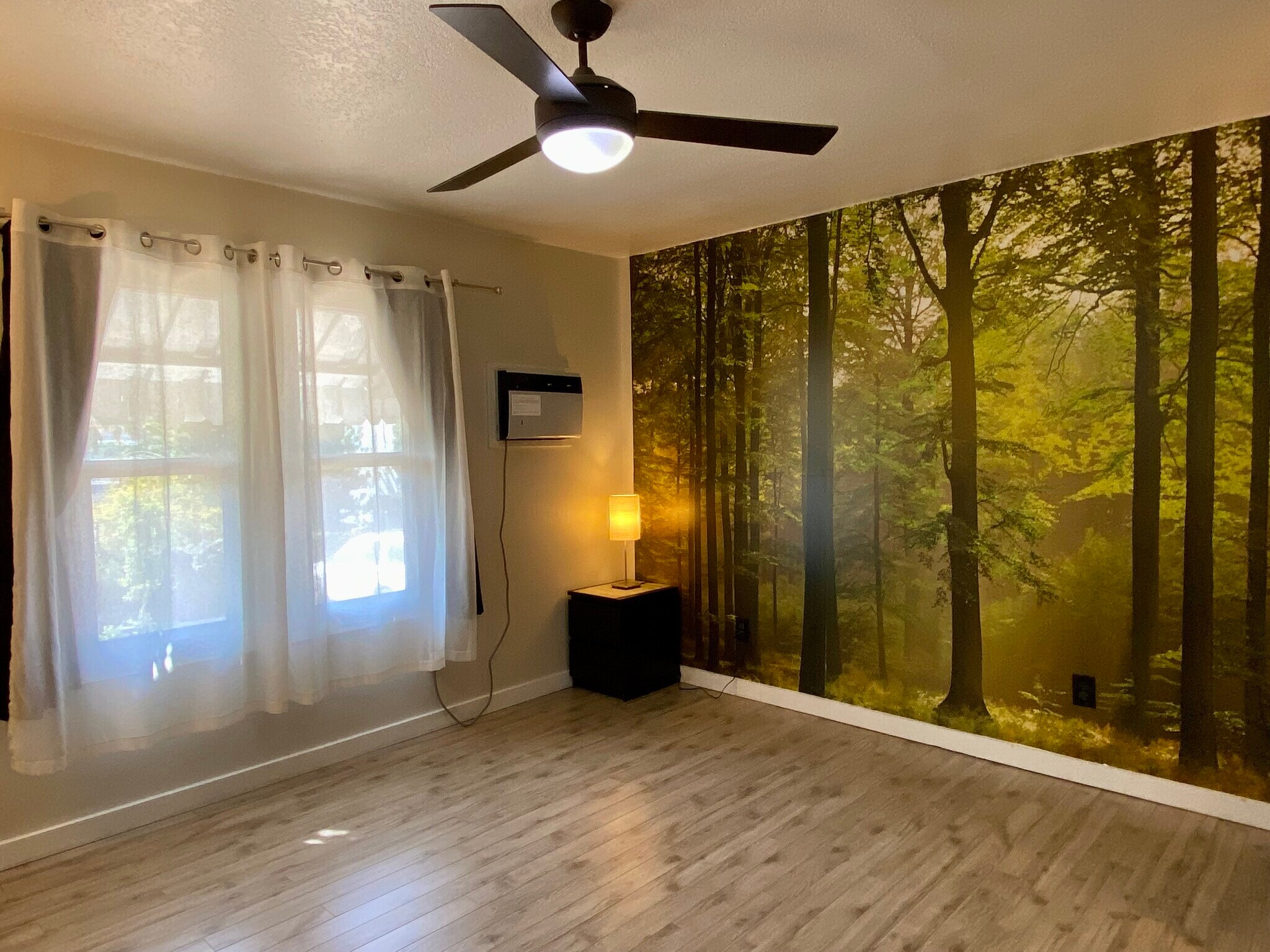 Building Photo - 1043 Sanborn Ave