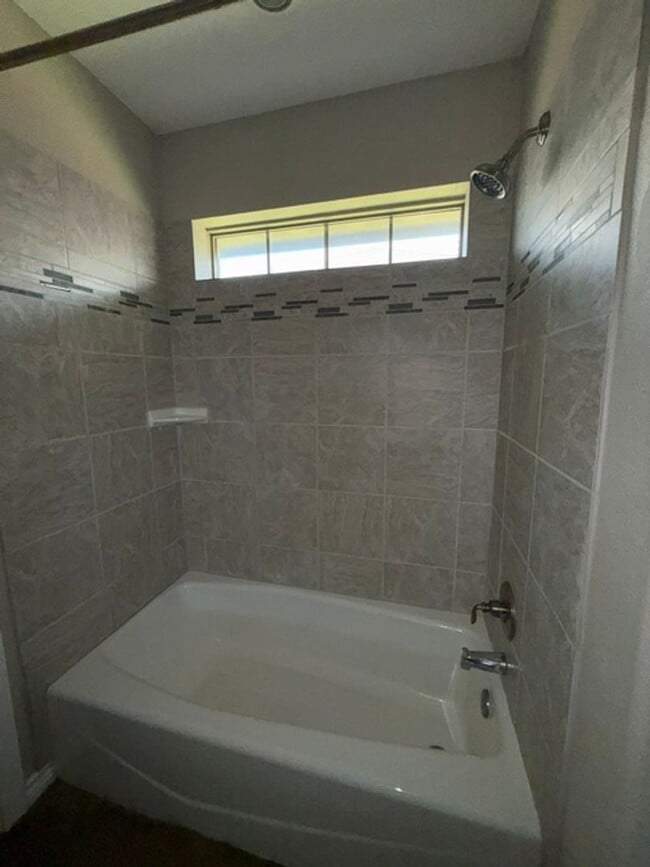 Building Photo - 1333 Briar Cliff Path
