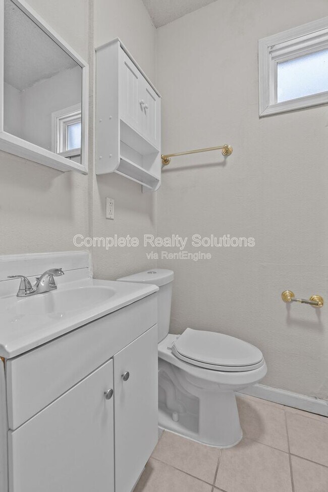 Building Photo - 4152 Wilmington Ave