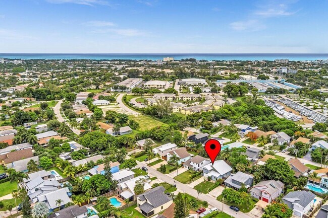 Building Photo - Beautiful 3 bedroom 2 bathroom Home in heart of  Delray Beach