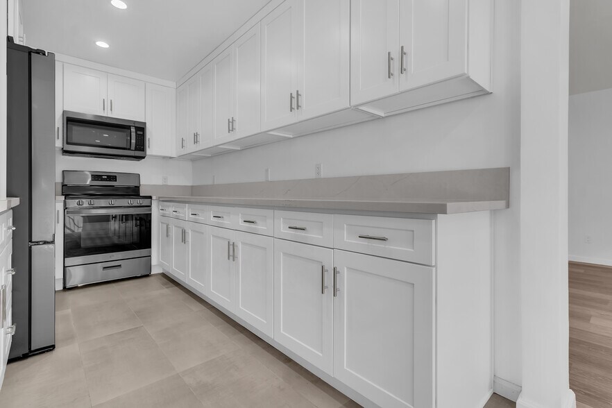 Building Photo - 1155 Exposition Blvd