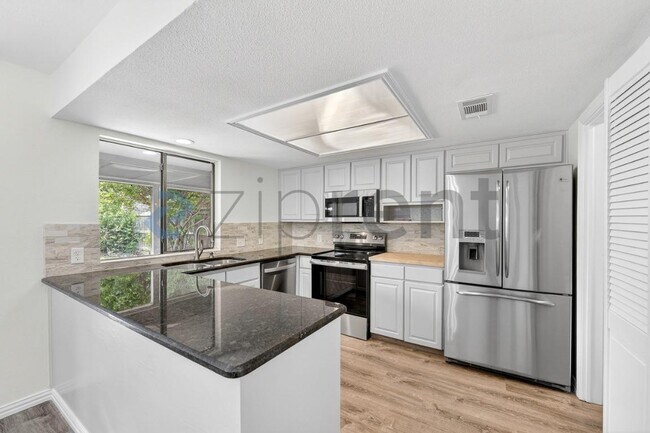 Building Photo - 1006 Tulane Dr