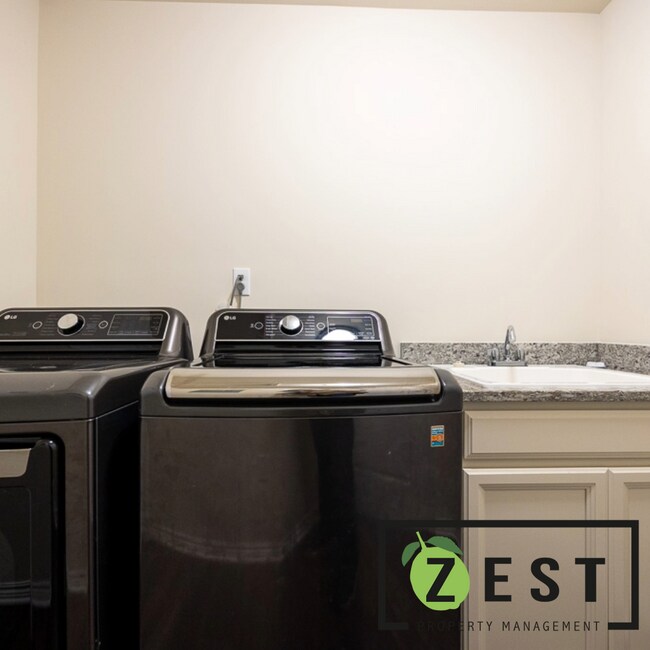 Building Photo - Amazing 3Bedroom 2 Baths OPEN HOUSE- 11/29 12PM-12:30PM