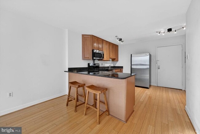 Building Photo - 1301 20th St NW