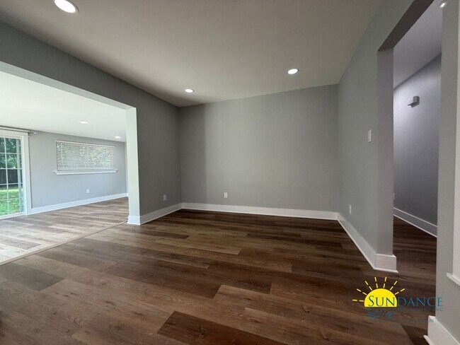 Building Photo - Lovely 3 Bedroom Home in Fort Walton Beach!