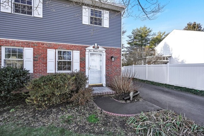 Building Photo - Well Maintained 3 Bedroom Townhome in East Lampeter Township