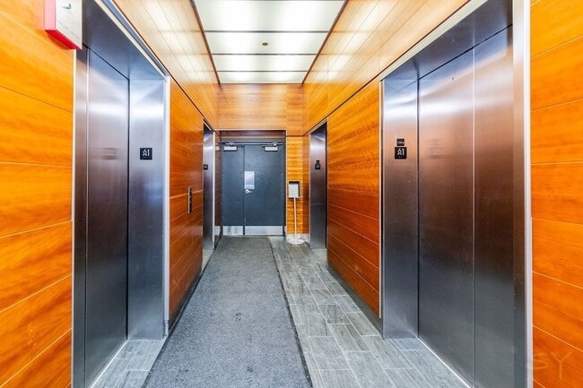 Building Photo - 1720 S Michigan Ave