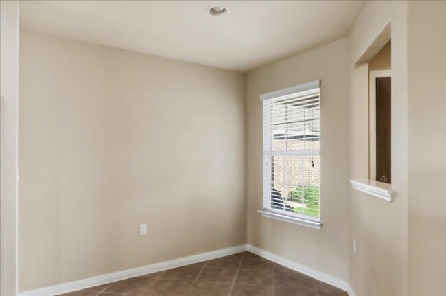 Building Photo - 816 Hamilton Ln
