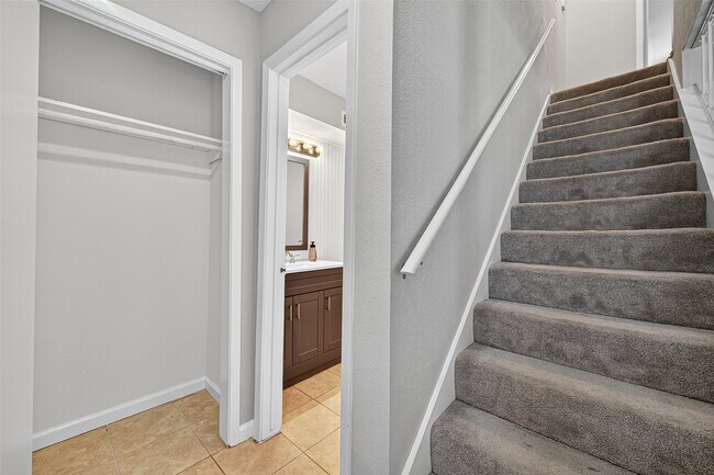 Building Photo - 4064 Belle Park Dr