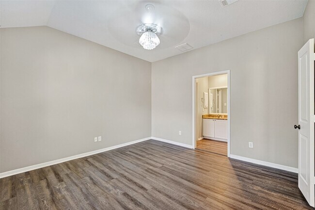 Building Photo - 77 Woodlily Pl