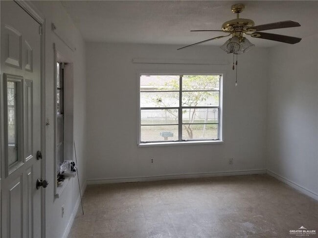 Building Photo - 2617 Daytona Ave