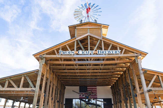 Building Photo - 345 Polaris Pl