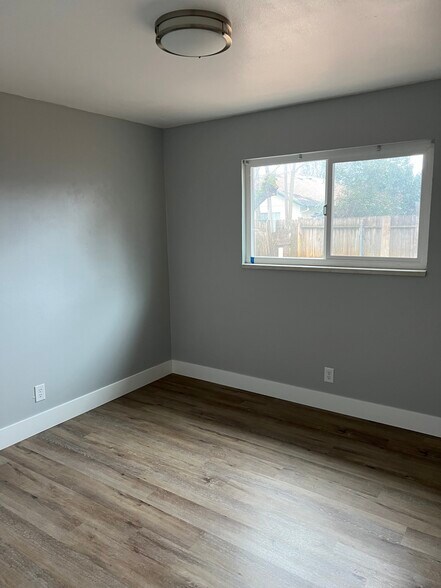 Building Photo - 3934 Mercury Dr