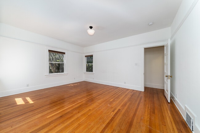 Building Photo - 1635 S Wilton Pl