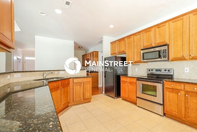 Building Photo - 5 Bedroom Pet-Friendly Home in CHARLOTTE, NC with Main Street Renewal