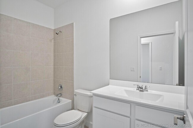 Building Photo - 381 SE Crossoak Ln