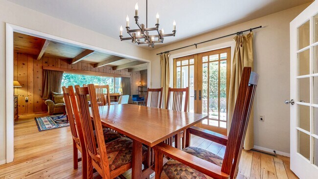 Building Photo - 4560 Sullivan Ct