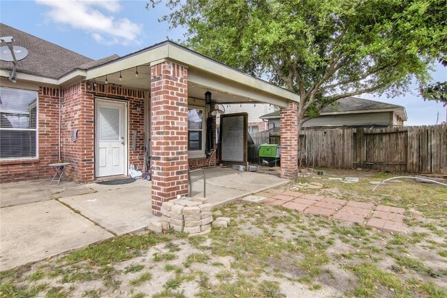 Building Photo - 3014 Brahman Dr