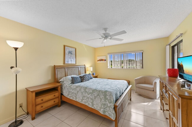 Building Photo - 15144 Ashland St