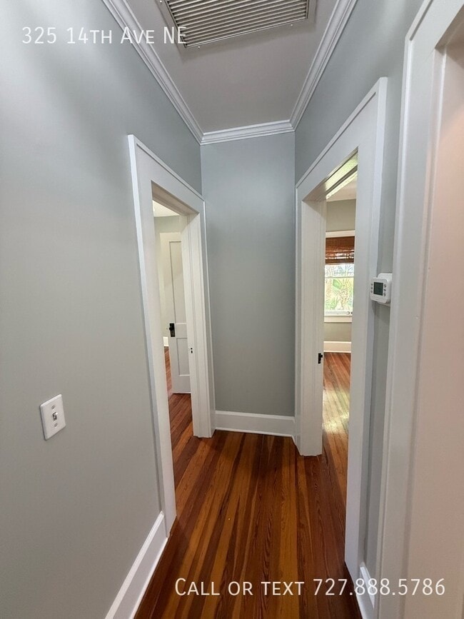 Building Photo - 325 14th Ave NE