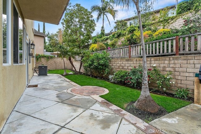 Building Photo - 27901 Glenfield Cir