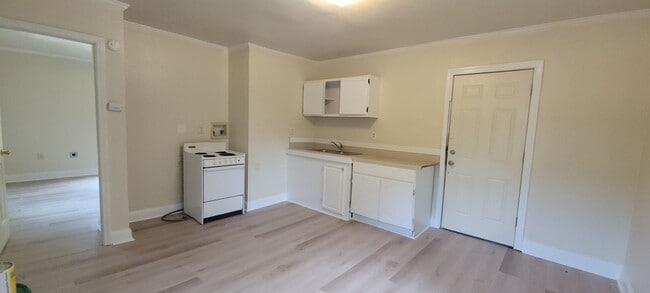 Building Photo - Adorable 1 bedroom/1 bath home!