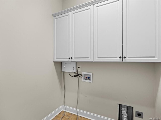 Building Photo - 3900 Turning Leaf Loop