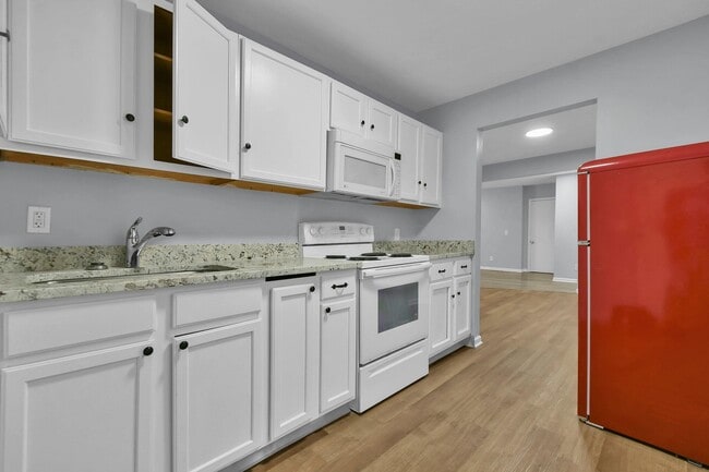 Building Photo - 162 S Powell Ave