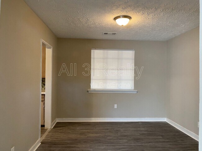 Building Photo - 3737 Dalraida Pkwy