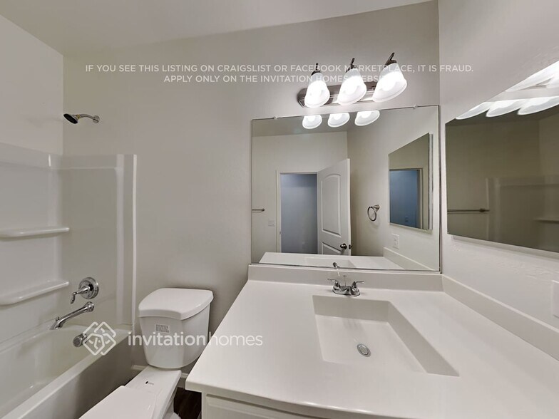 Building Photo - 682 W Belmont Red Trail