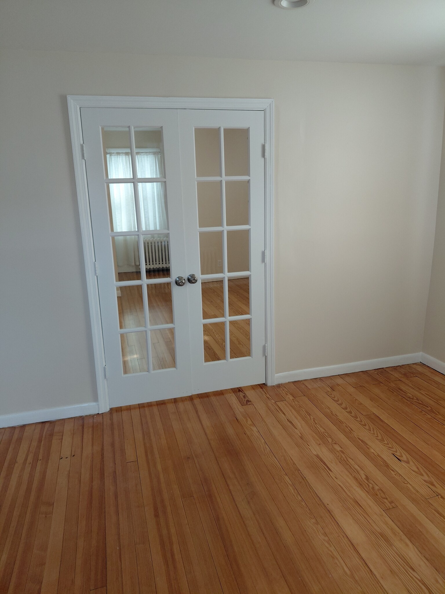 Door to 1 br - 41 Saratoga Ave