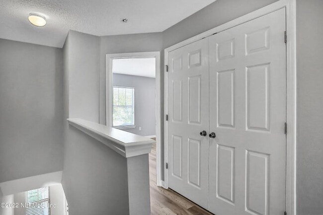 Building Photo - 822 Black Cherry Dr S