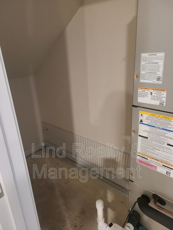 Building Photo - 7737 Legacy Trl