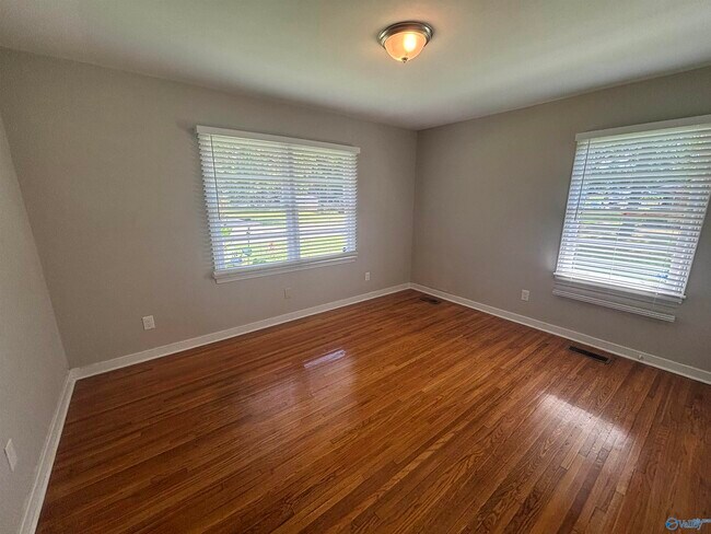 Building Photo - 312 Orange Cir