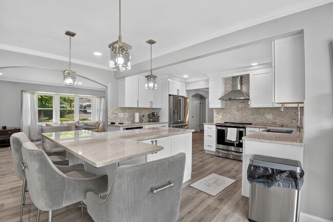 Building Photo - 12420 Seabury Ln