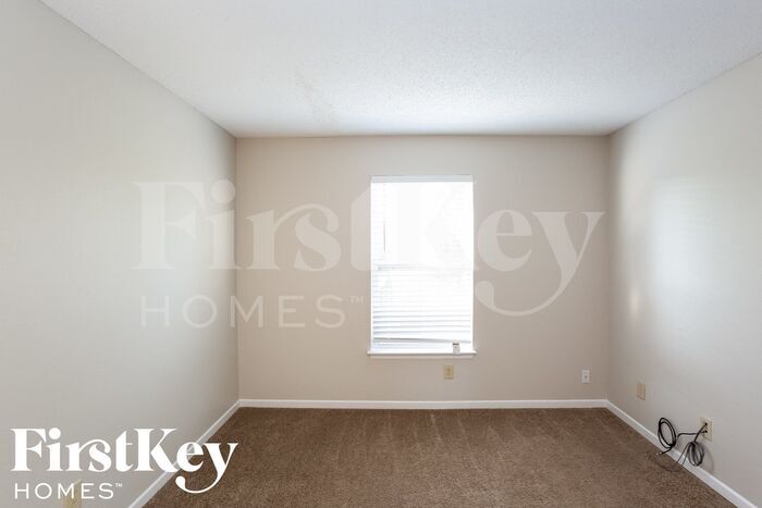 Building Photo - 10377 Waverly Dr