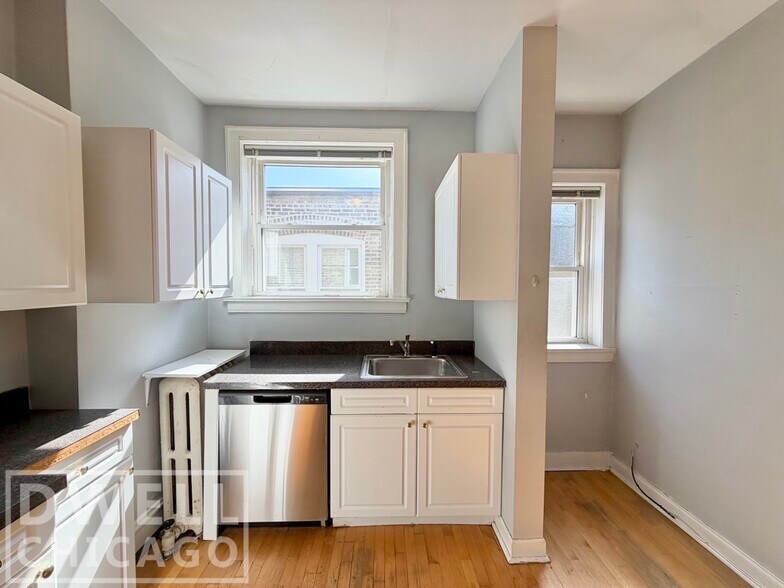 Building Photo - 741 Judson Ave