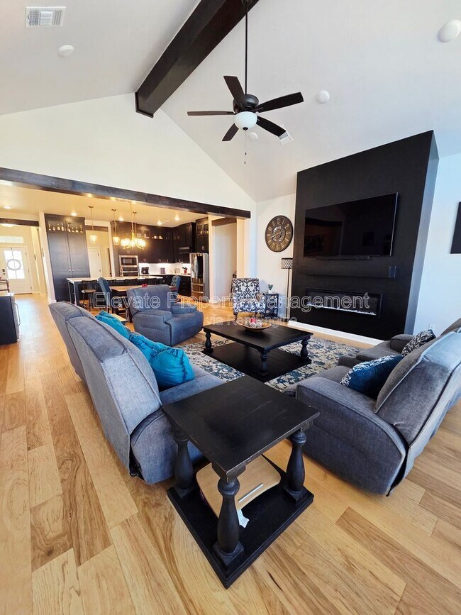 Building Photo - 1101 Sawmill Rd