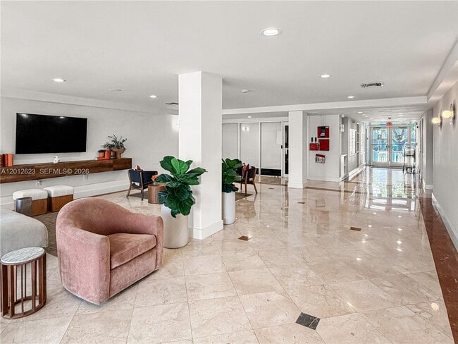 Building Photo - 1455 N Treasure Dr