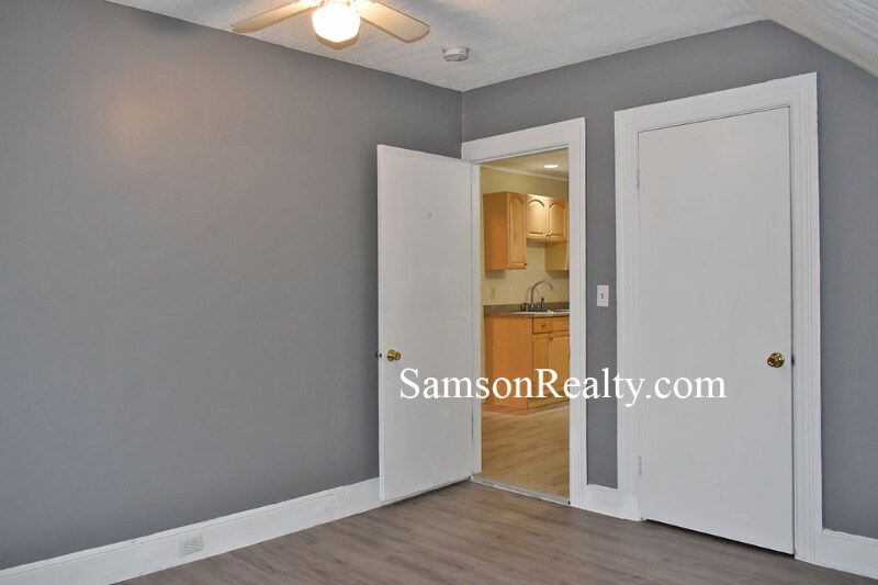 Building Photo - 256 Warren Ave