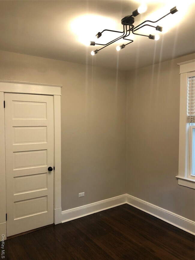 Building Photo - 40 Main St