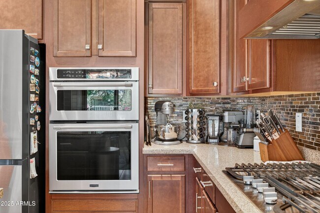 Building Photo - 8984 W Diana Ave