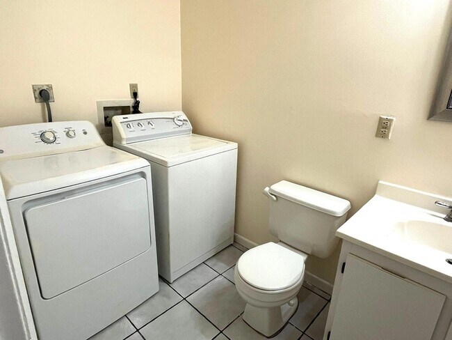 Building Photo - 4105 Inlet Cir