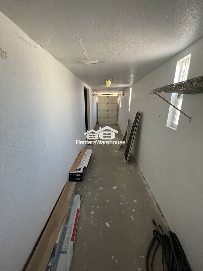 Building Photo - Your New Home, Clean and Bright 3Bd 2Ba fo...